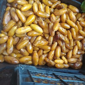 تصویر 1 از خرما شاهانی مرغوب مناطق جهرم با شیرینی ملایم و بافتی نرم انتخابی خوش طعم